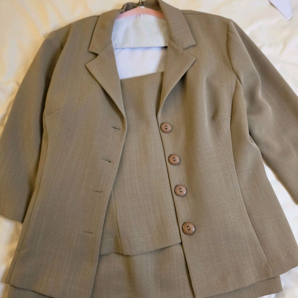 My Michelle Womens Size 7/8 Tan 3 Piece Suit Blazer Skirt Camisole Set